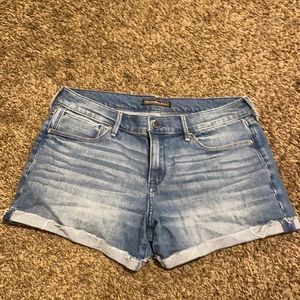 Abercrombie & Fitch jean shorts size 28